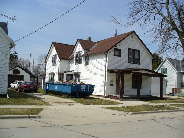 1222 S 21st St., Manitowoc, WI 54220
