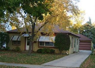 2324 N 84th St., Wauwatosa, WI 53226