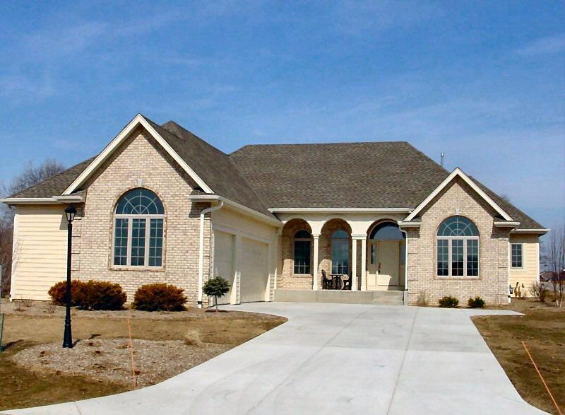 2330 E Belmont Pl., Oak Creek, WI 53154