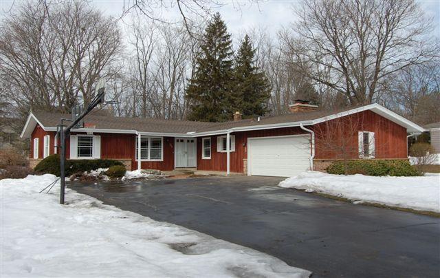3255 Nassau Dr., Brookfield, WI 53045