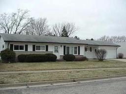 671 Harker Ave, Hartford, WI 53027