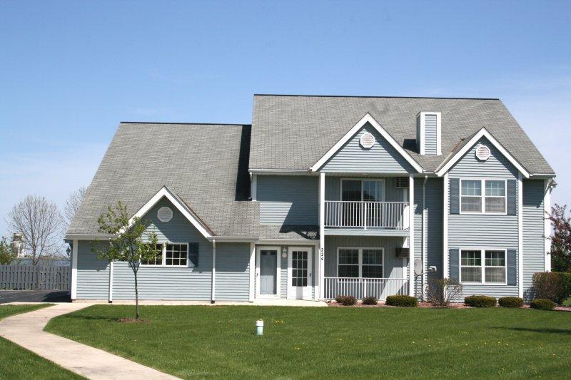 224 Minz Park Cir. #2, West Bend, WI 53095