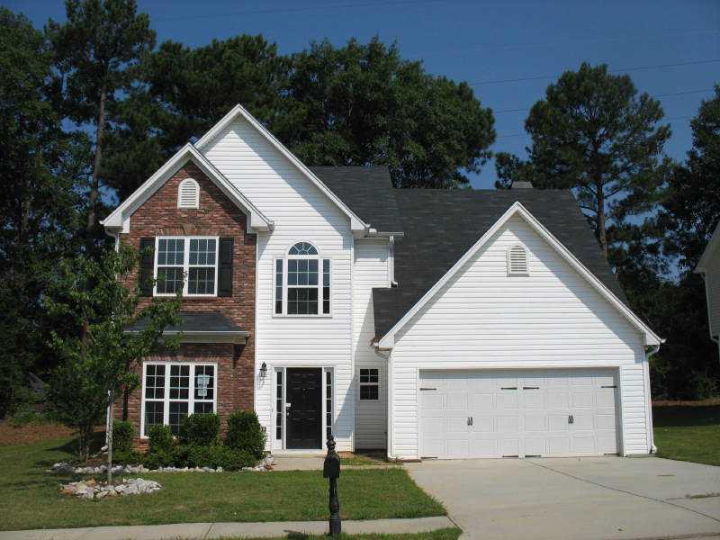 910 Lakeside Ct., Loganville, GA 30052