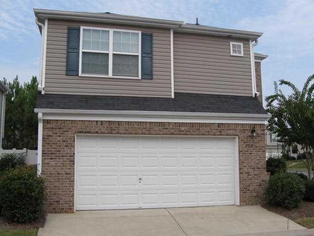 206 Hiawassee Dr., Woodstock, GA 30188