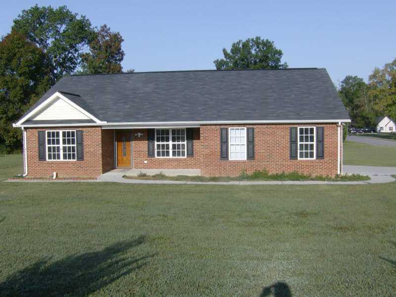 201 Larkspur Dr., Calhoun, GA 30701