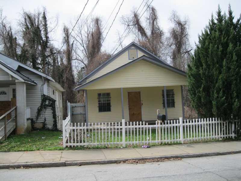 1072 White Oak Ave., Atlanta, GA 30310