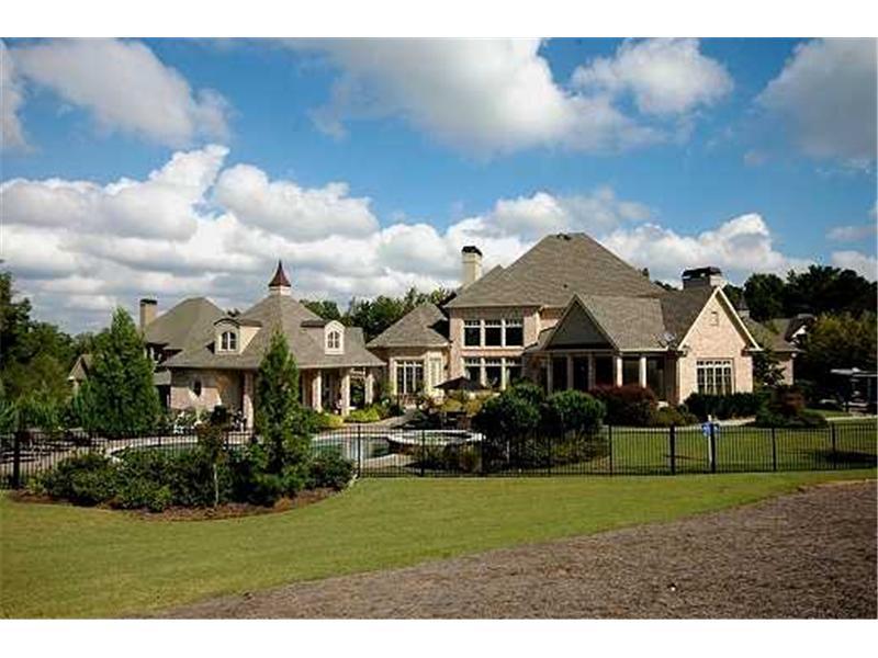 562 Brendlynn Ct., Suwanee, GA 30024
