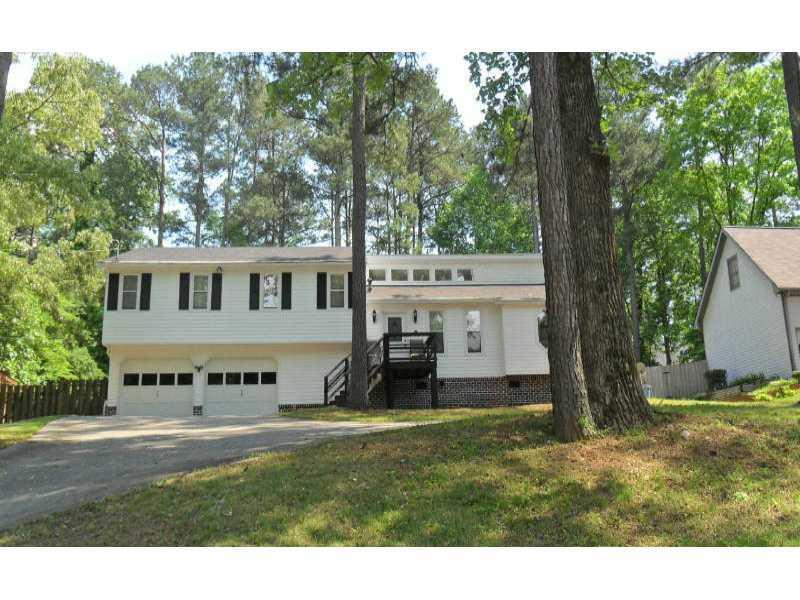 3856 Teresa Ter., Lilburn, GA 30047