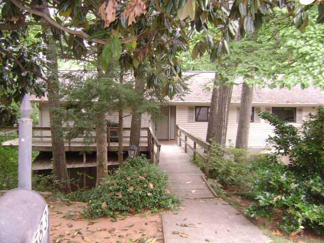 5583 Benton Woods Dr., Atlanta, GA 30342