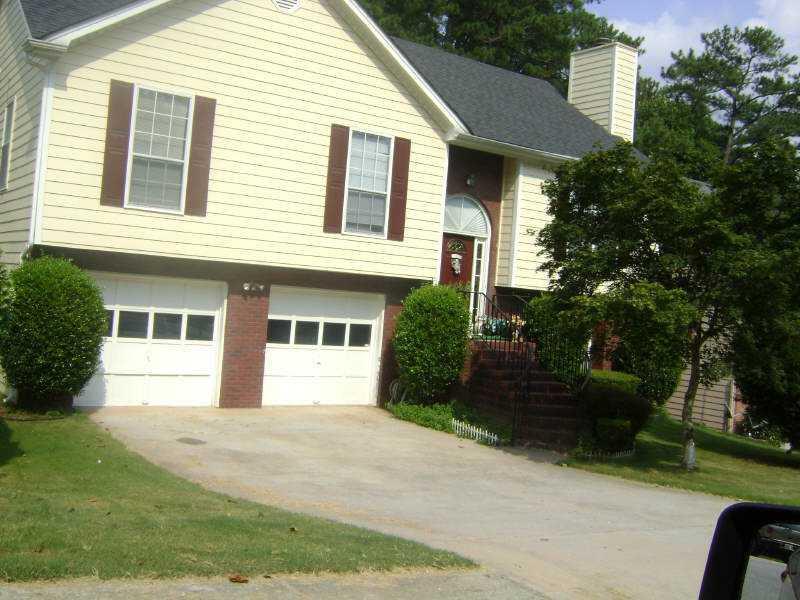 905 Burns Walk Ct., Lilburn, GA 30047