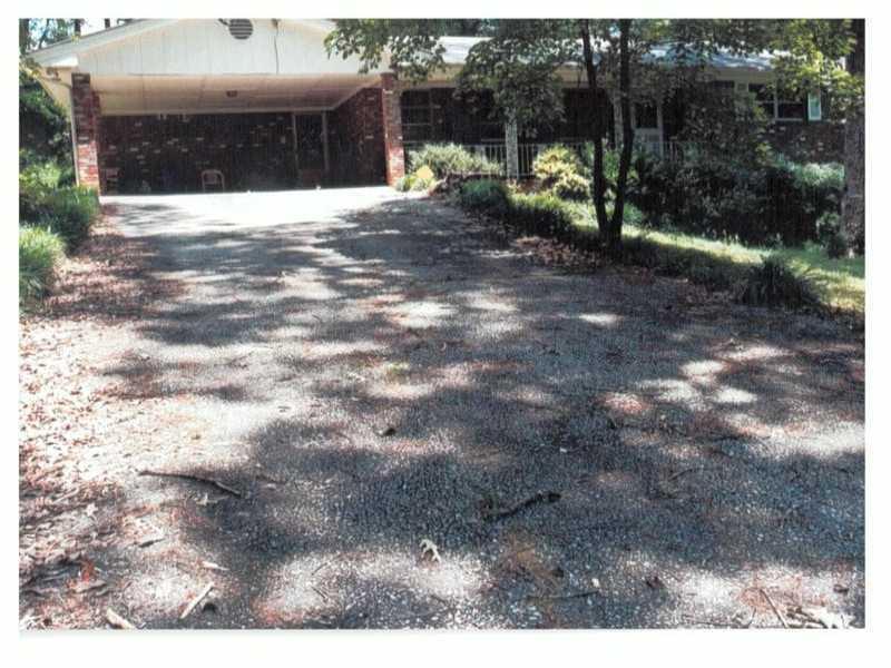 305 Lynnwood Dr., Woodstock, GA 30188