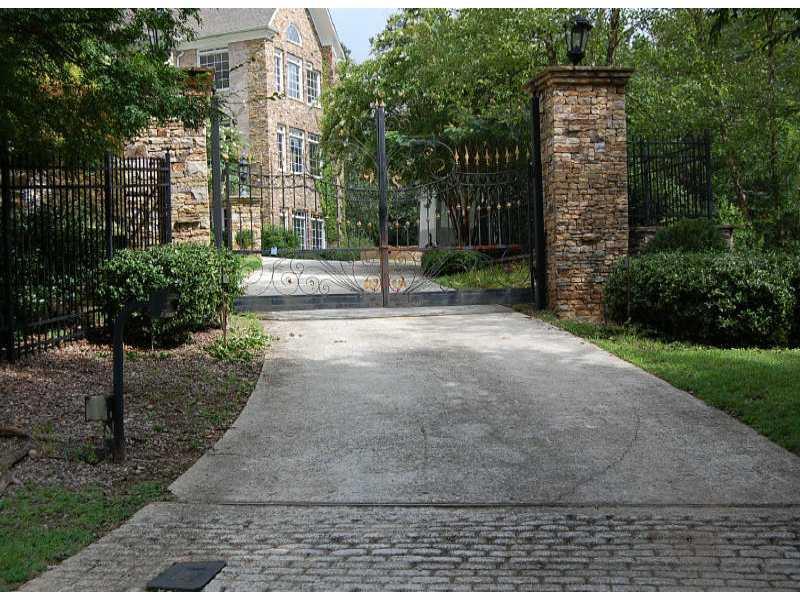 525 Carondelett Cove, Atlanta, GA 30331