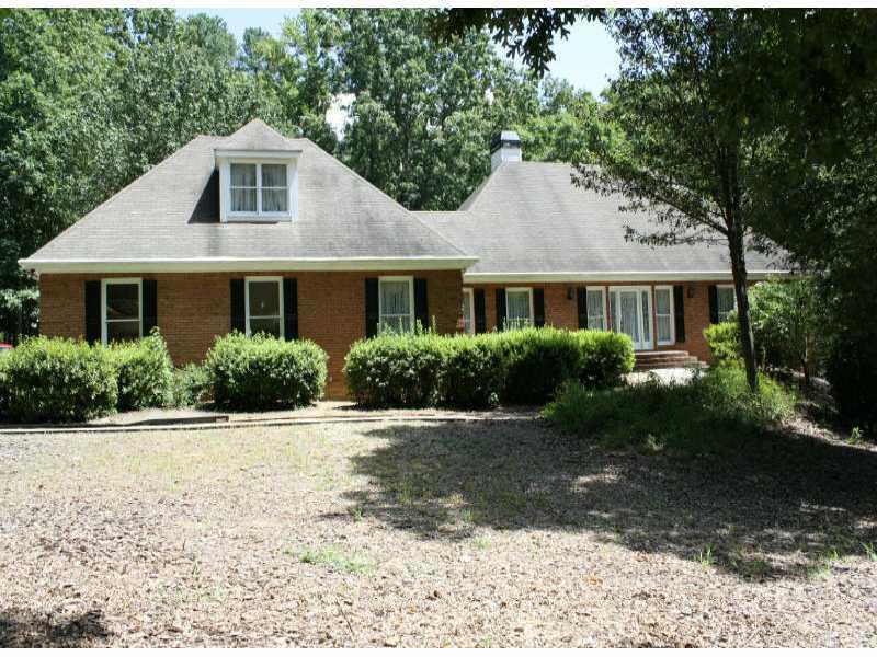 931 Winnbrook Dr., Dacula, GA 30019