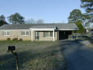 121 Mitchell St., Calhoun, GA 30701