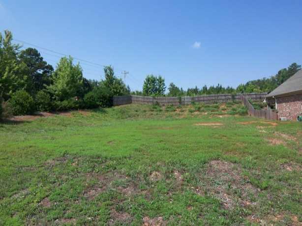 608 Retreat Dr., Dacula, GA 30019