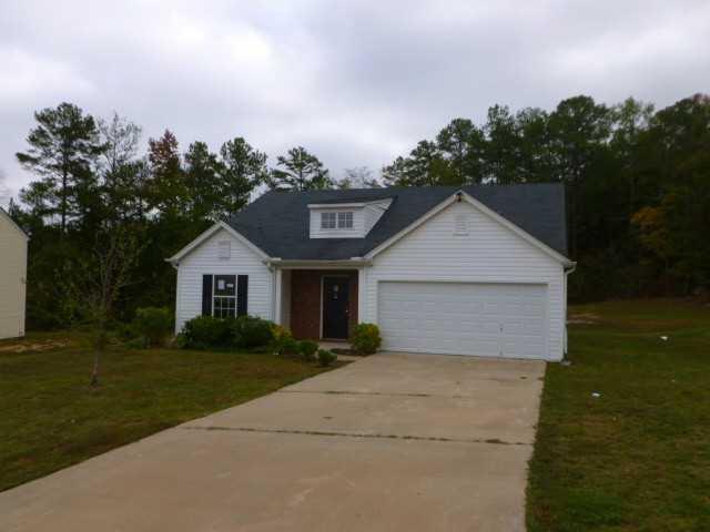6913 Merrywood Dr., Fairburn, GA 30213
