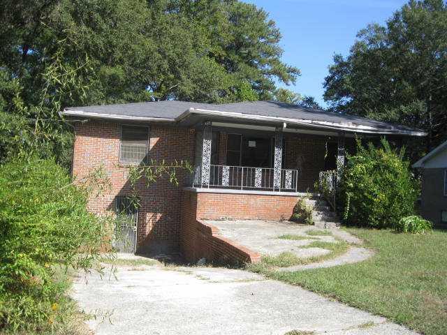 645 Woods Dr., Atlanta, GA 30318