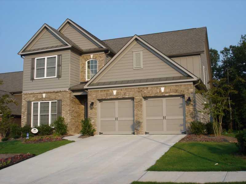 7852 Keepsake Ln., Flowery Branch, GA 30542