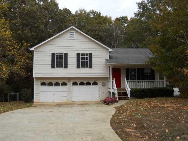 76 Halehaven Dr., Douglasville, GA 30134