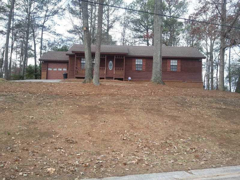 5418 Rocky Pine Dr., Lithonia, GA 30338