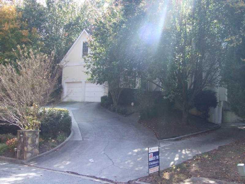 1186 Camden Hunt Dr., Lawrenceville, GA 30043