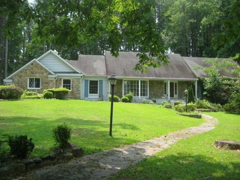 4340 Pompey Dr., Atlanta, GA 30331