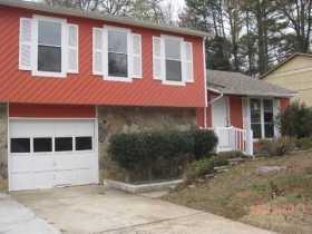 930 Clover Ln., Lawrenceville, GA 30044