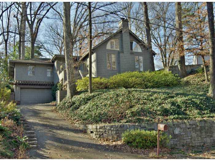 855 NE Los Angeles Ave., Atlanta, GA 30306
