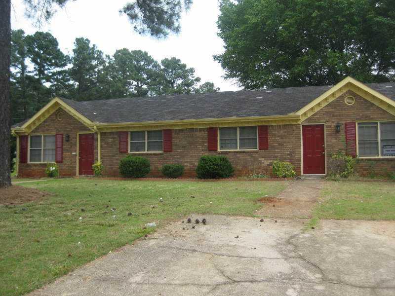 383 Dixie Ct., Lawrenceville, GA 30045
