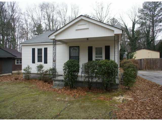 8693 Bowden St., Douglasville, GA 30134