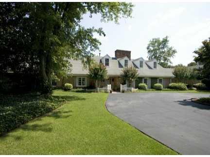 5385 Cross Roads Manor, Atlanta, GA 30327