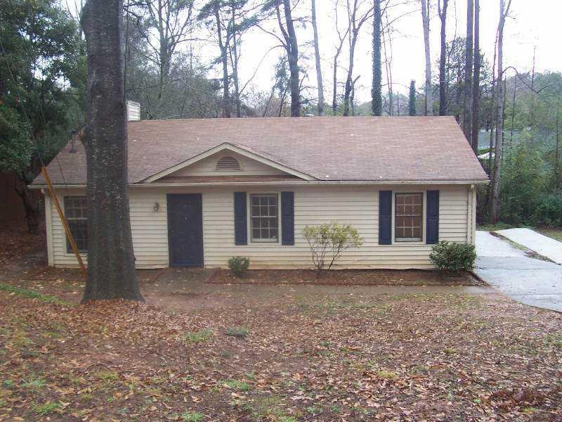 5190 Rosestone Dr., Lilburn, GA 30047