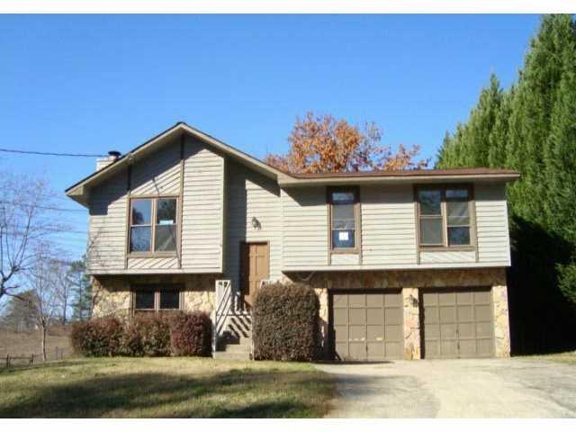 818 Glasgow Dr., Lilburn, GA 30047