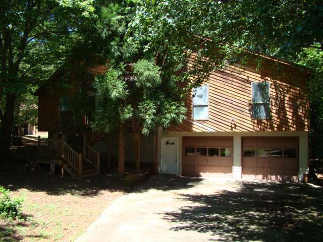 1648 Shadowbrook Dr., Acworth, GA 30102