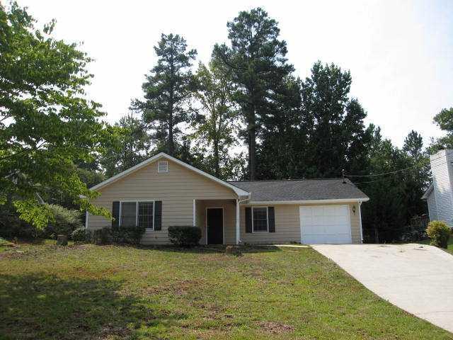 415 Springlake Dr., Lawrenceville, GA 30046