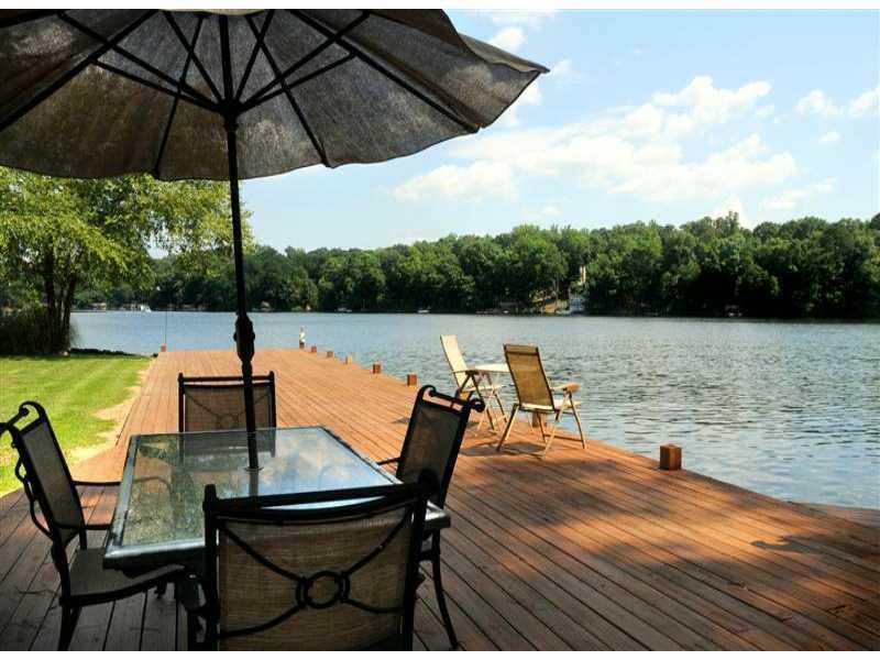 974 Lake Dr., Snellville, GA 30039