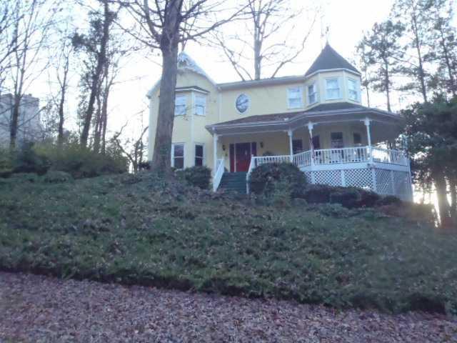 100 River Run, Roswell, GA 30075