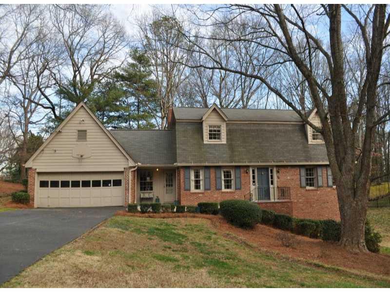 401 Castleridge Dr., Atlanta, GA 30342