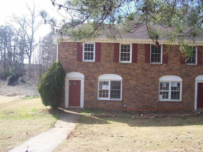 374 Dixie Ct., Lawrenceville, GA 30045