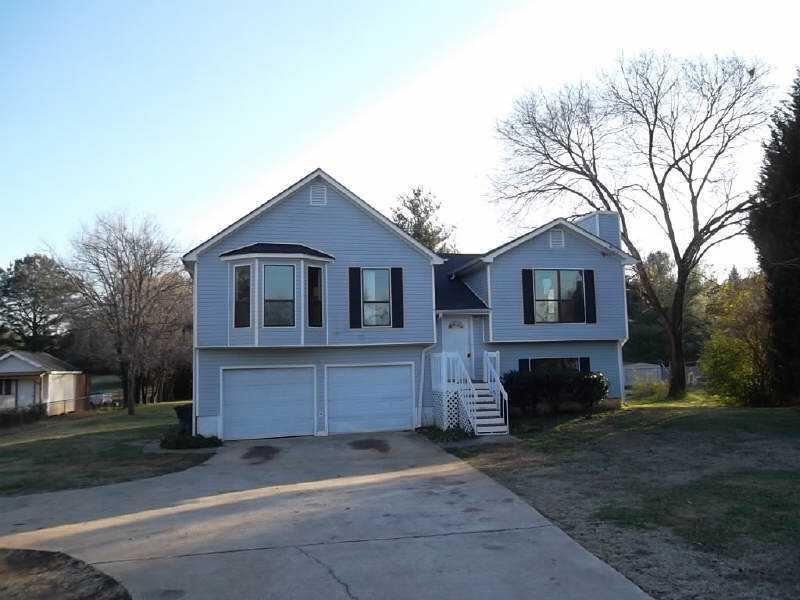 589 Hart Rd., Dallas, GA 30132