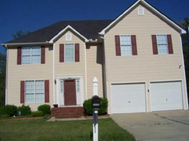 2540 Tolliver Dr., Ellenwood, GA 30294