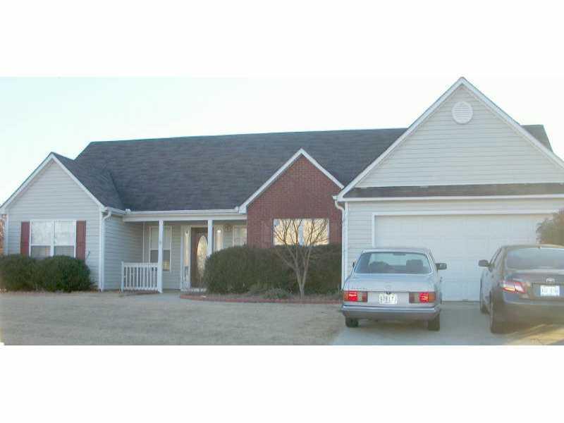 501 Rockingham Ln., Loganville, GA 30052