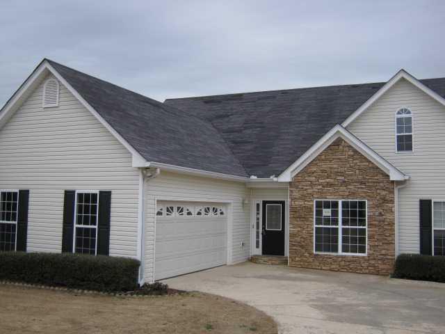 5966 River Oaks Dr., Flowery Branch, GA 30542