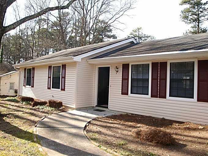 3327 Oak Dr., Snellville, GA 30078