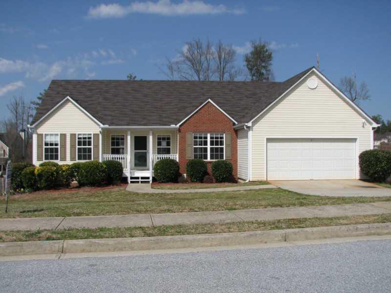302 Rockingham Dr., Loganville, GA 30052