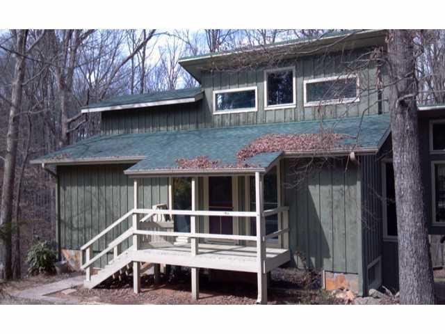100 Creek Bank Dr., Talking Rock, GA 30175