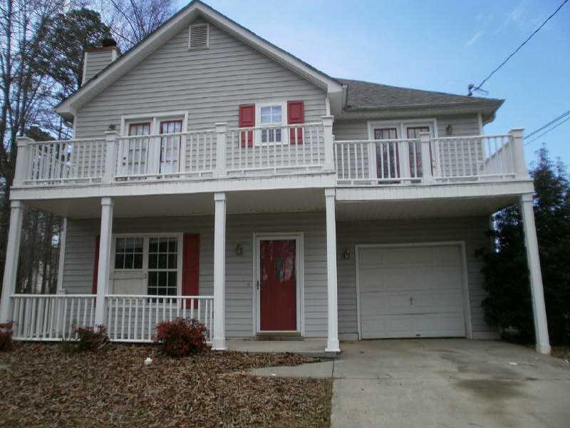 3216 Glen Hollow Dr., Rex, GA 30273