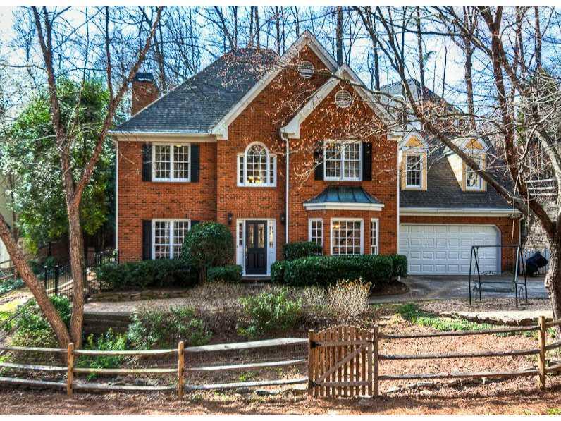 450 Log House Ct., Roswell, GA 30075