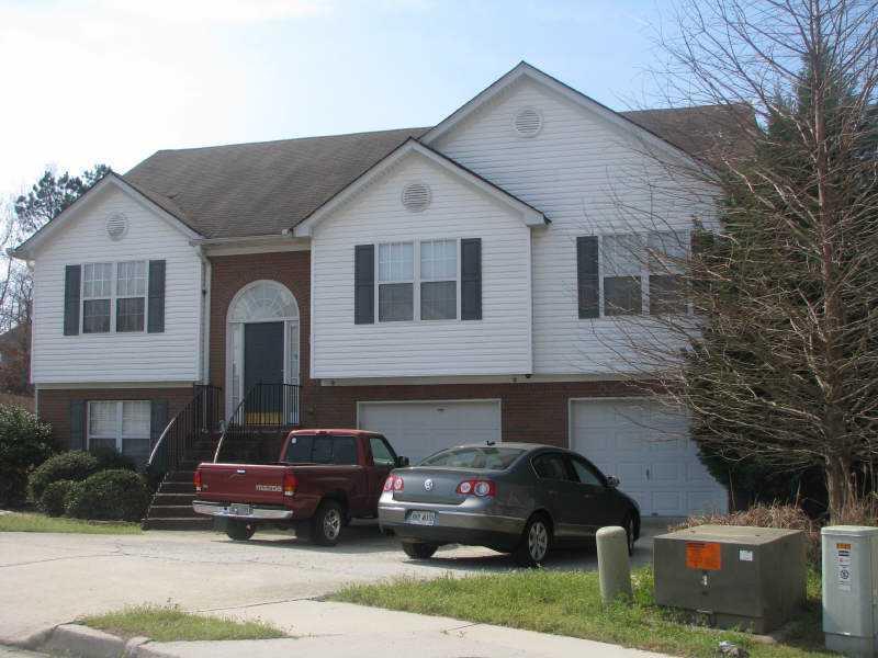 1143 Barrett Bluff Dr., Lawrenceville, GA 30045