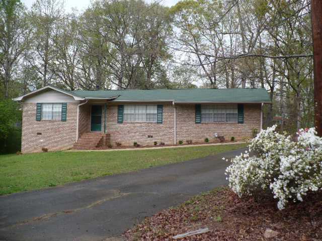 6096 Hillpine Dr., Douglasville, GA 30135